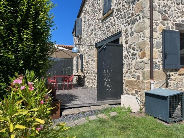Domaine des Pierres D Auvergne Flat Extérieur photo